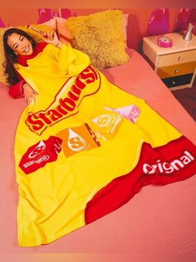 Snuggie Starburst Blanket with Sleeves Wearable Fleece Blanket NWT